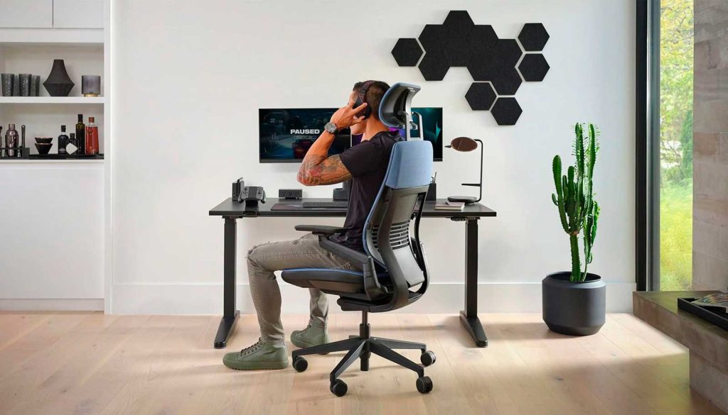 Cadira ergonòmica Gesture d'Steelcase en un despatx a casa