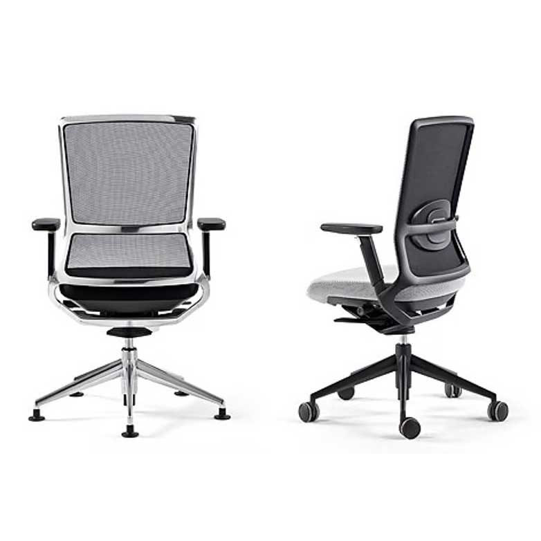 Mateix model de cadira amb i sense rodes