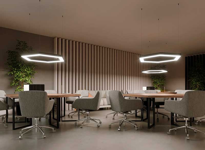 oficina moderna amb taules sillons