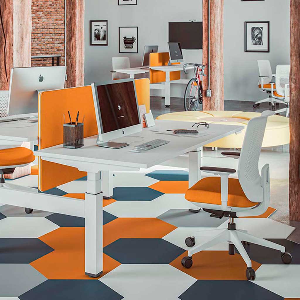 destacada mesa oficina moderna